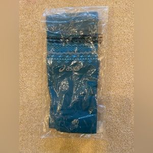 ASICS Tegan Arm Sleeves Size (M/L) NWT